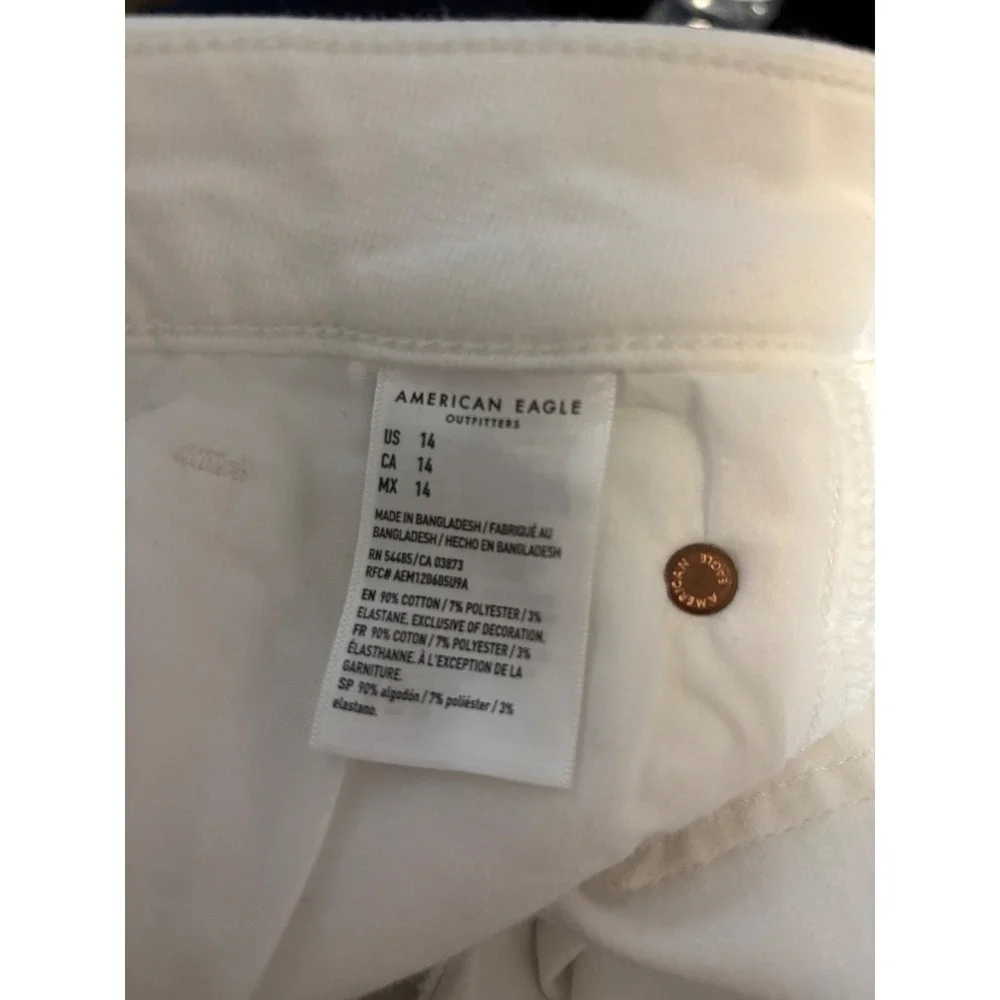 American Eagle Womens White Distressed Denim Shorts High Waisted Frayed Hem 14